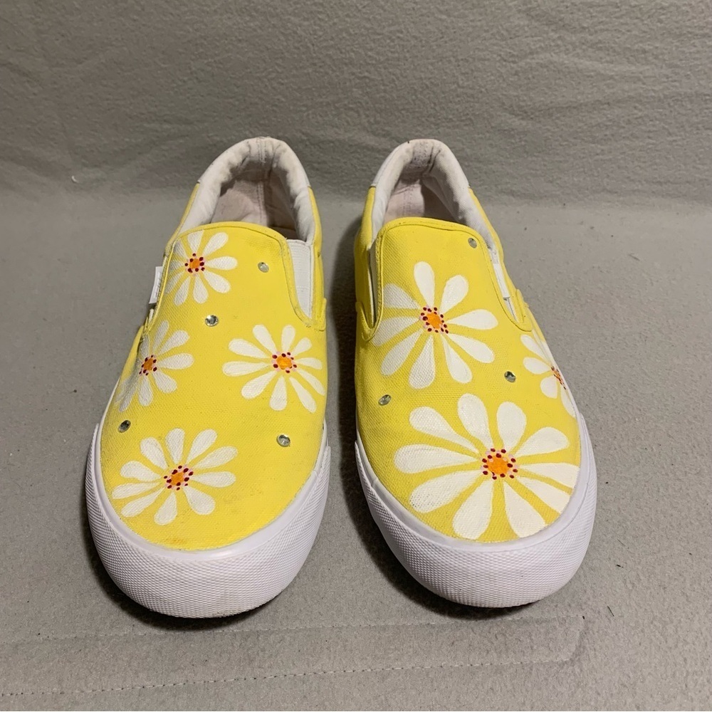 LUGZ Vibrant Yellow with White Daisies Slip On Sneakers. Women’s SZ 10.5 Casual